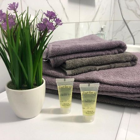 Stylish And Comfortable Apartment In The Center Черкаси Екстериор снимка